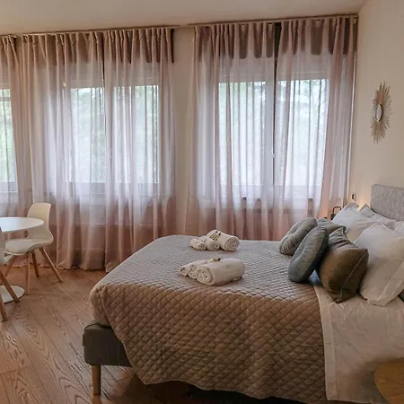 Apartament And