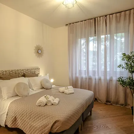 Apartamento And *